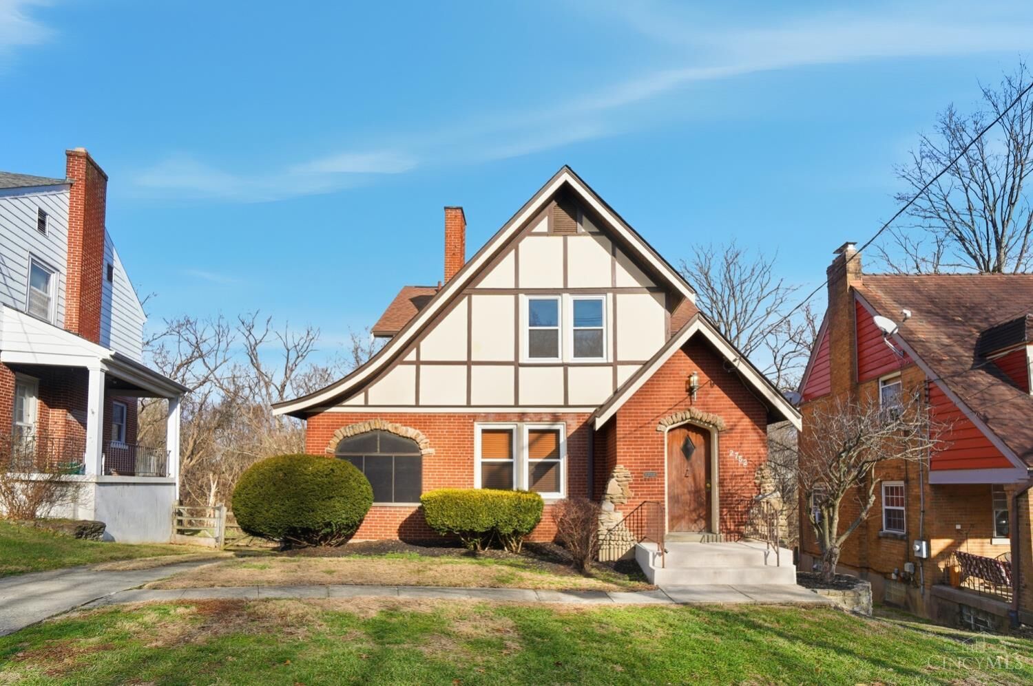 Property Photo:  2752 McKinley Avenue  OH 45211 