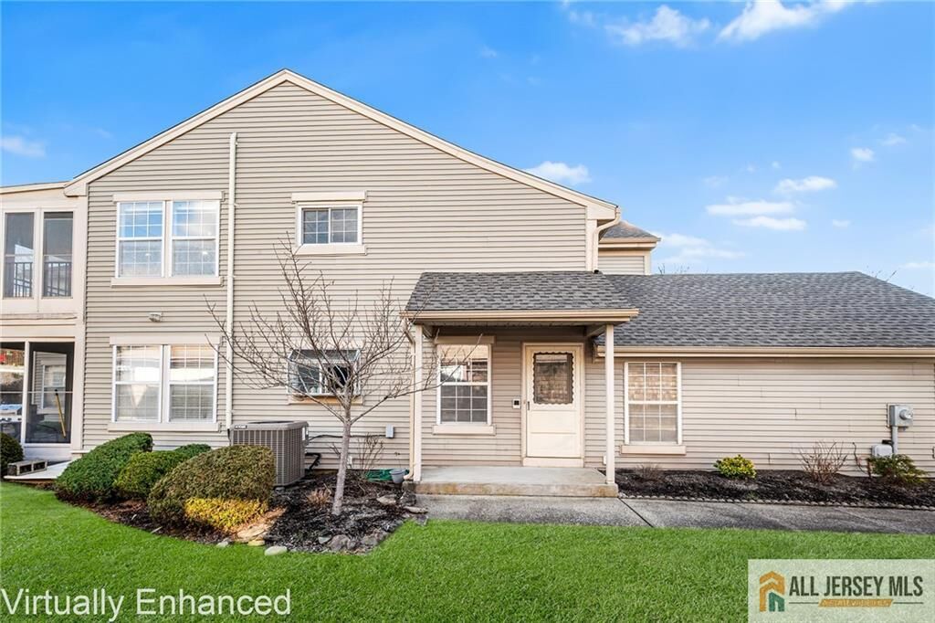 Property Photo:  11 Rothwell Drive 11D  NJ 08831 