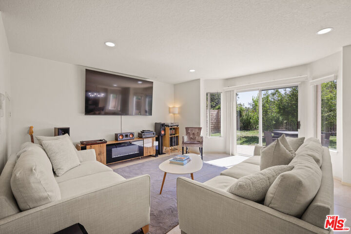 Property Photo:  12119 Falcon Crest Way  CA 91326 