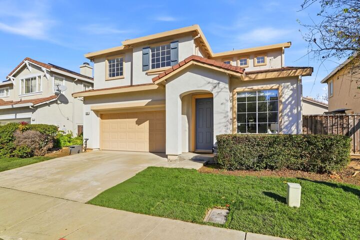 Property Photo:  37521 Summer Holly Cmn  CA 94536 