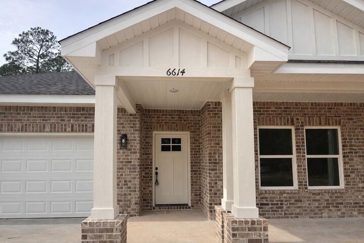 Property Photo: 6614 Spyglass Hill Road FL 32567