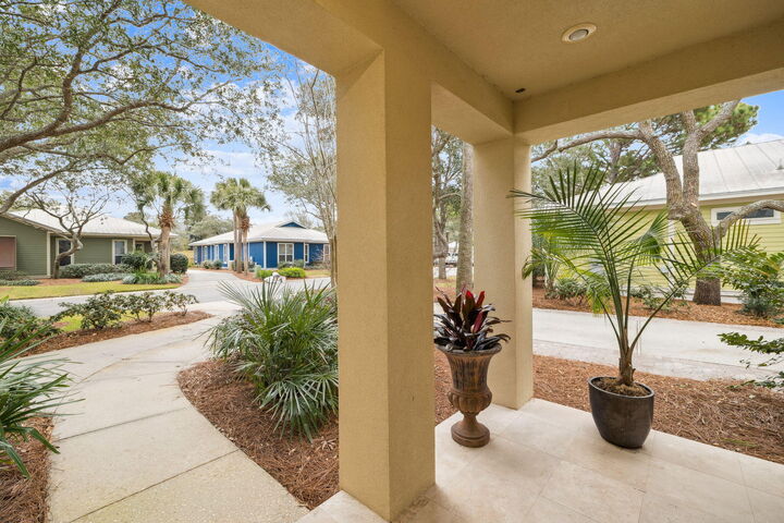 Property Photo:  2031 Pine Island Circle  FL 32550 