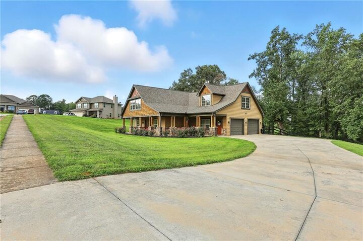 Property Photo:  5911 Bent Tree Way  GA 30527 