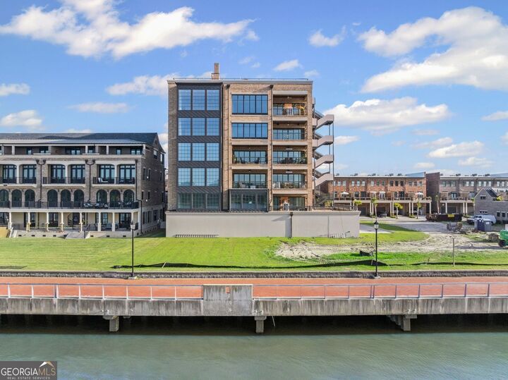 Property Photo:  440 Geo Meyer Avenue 4  GA 31401 