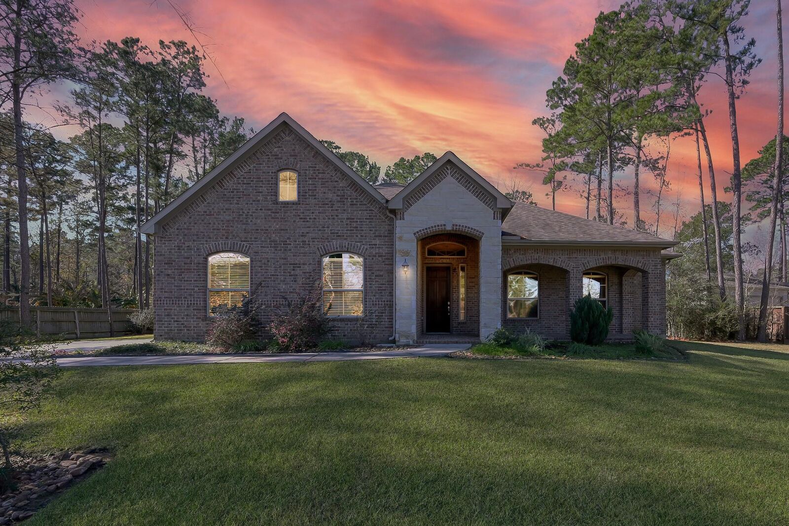 Property Photo:  17585 Country Meadow  TX 77355 