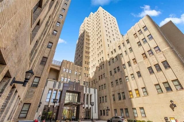 Property Photo:  4 Beacon Way 1009  NJ 07304 