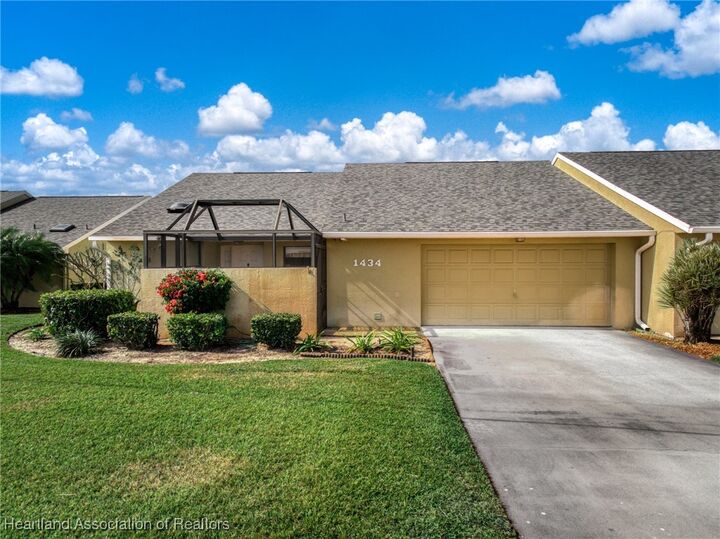 Property Photo:  1434 S Golfview Drive  FL 33825 