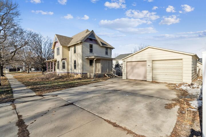 Property Photo:  319 S Main Street  IA 52142 