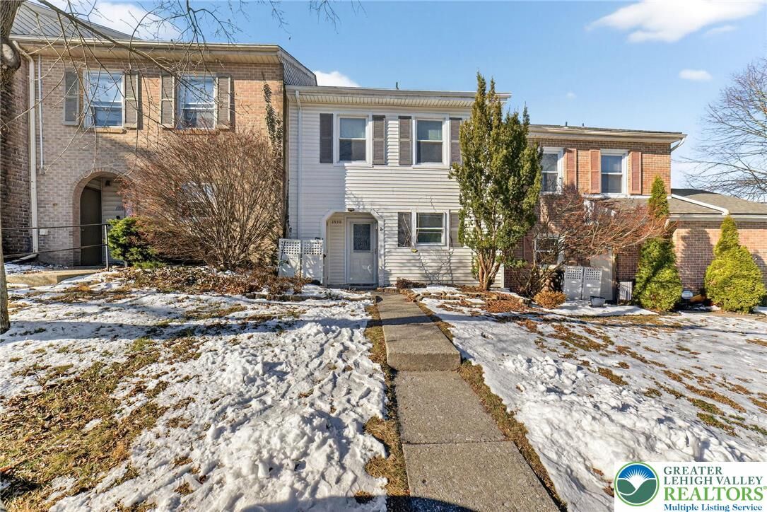 Property Photo:  1930 Cricklewood  PA 18051 