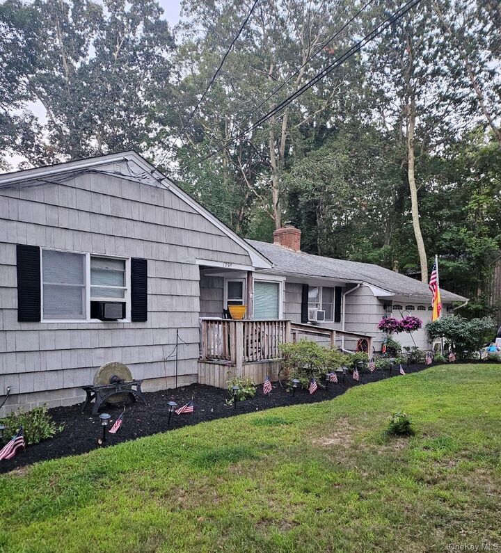 Property Photo:  1295 Old Orchard Lane  NY 11939 