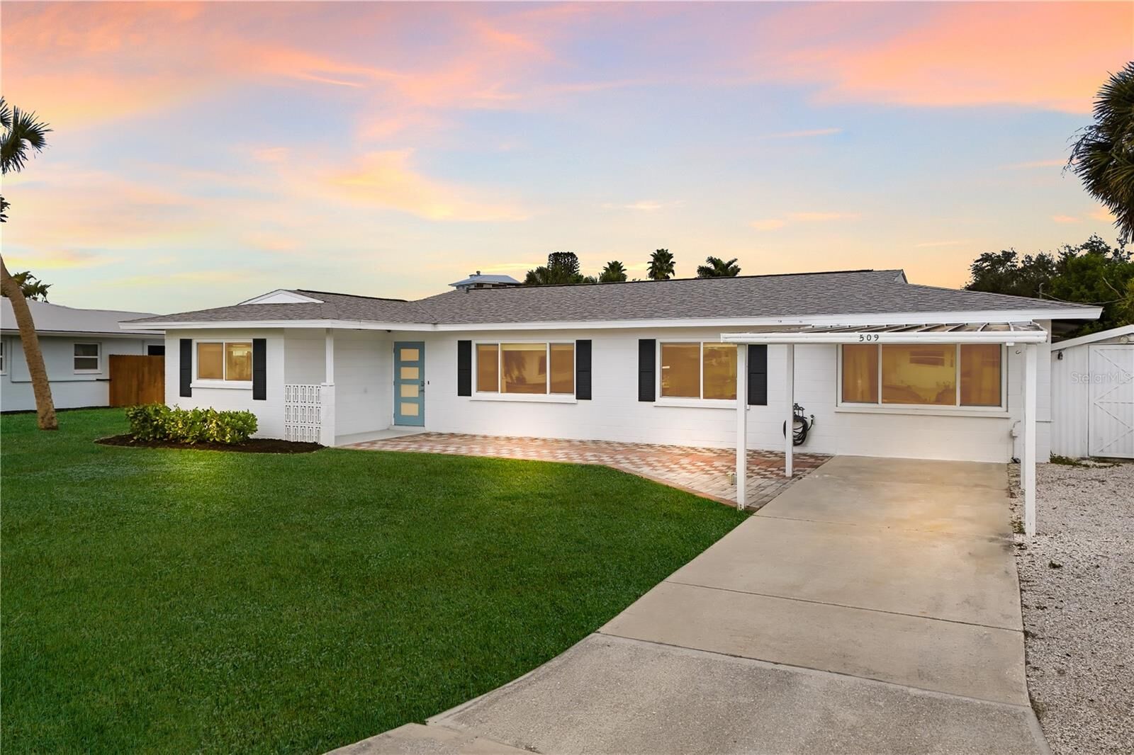 Property Photo:  509 Buena Vista Drive  FL 34275 