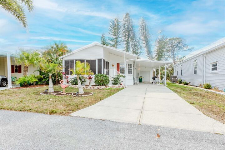 Property Photo:  2100 Kings Highway 1006  FL 33980 