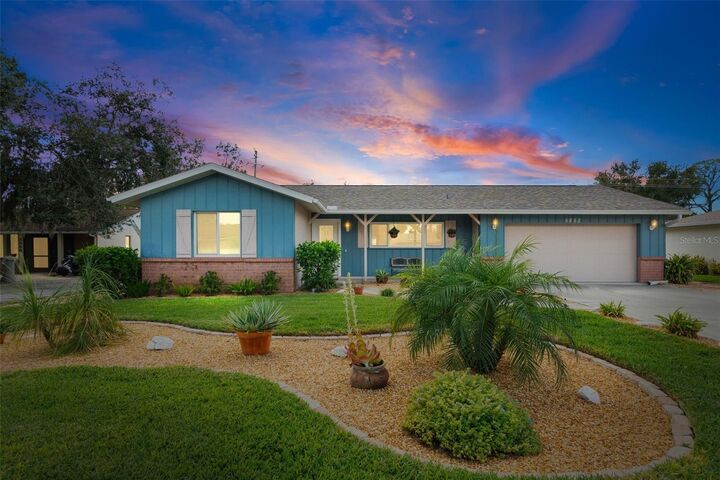 Property Photo:  5852 Whistlewood Circle  FL 34232 