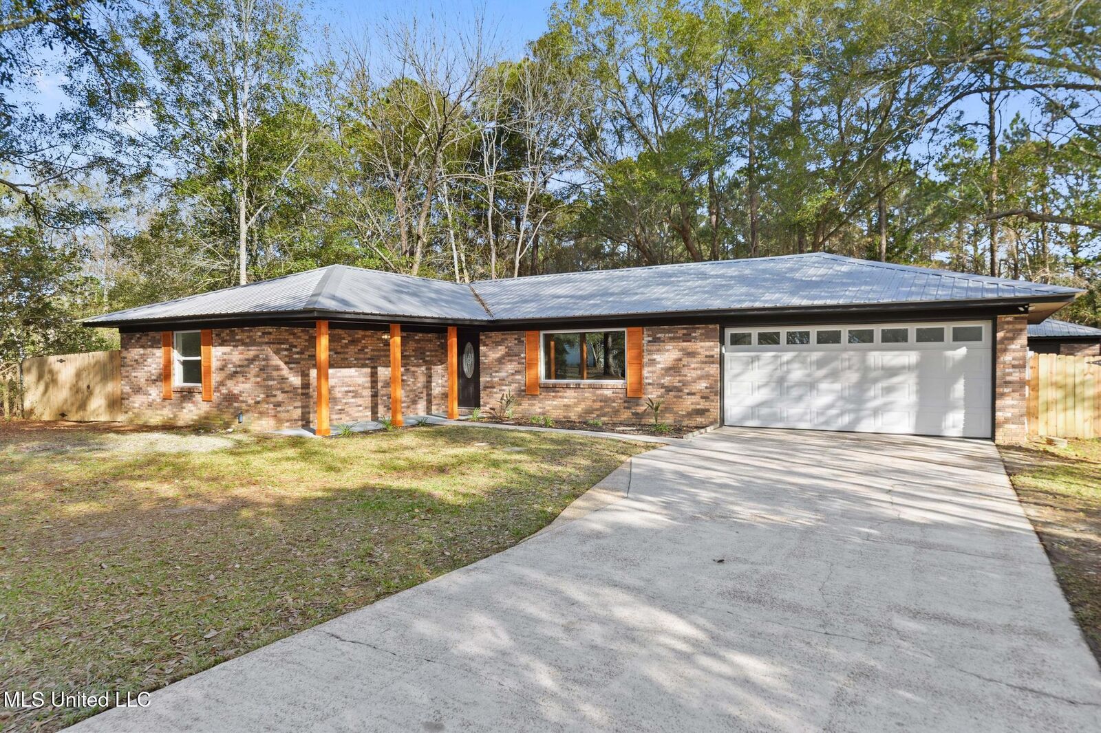 Property Photo:  2706 Rolling Meadows Road  MS 39553 