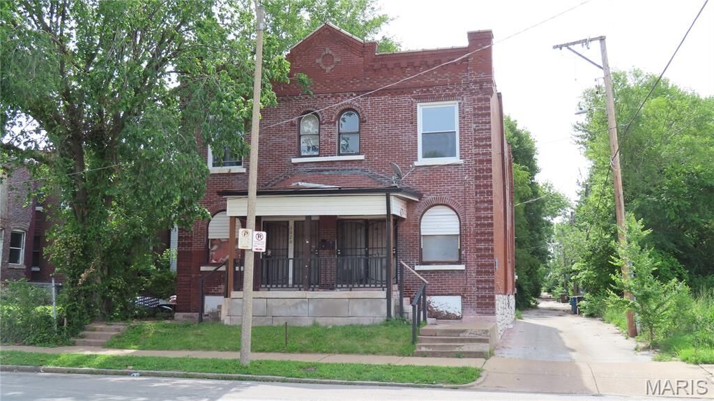 Property Photo:  3018 N Vandeventer Avenue  MO 63107 