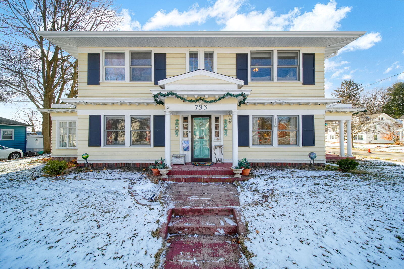 Property Photo:  793 Oakridge Drive  MI 49203 