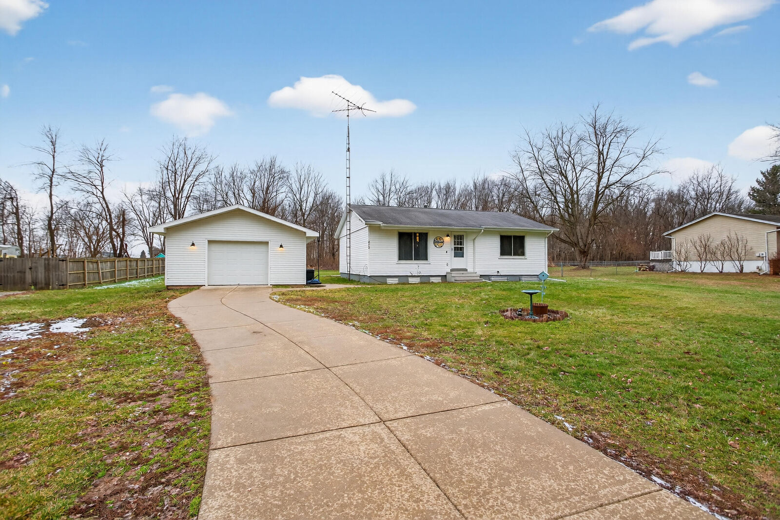 Property Photo:  472 Maitland Drive  MI 49246 