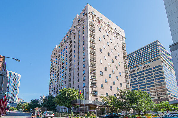 Property Photo:  345 N Canal Street 404  IL 60606 