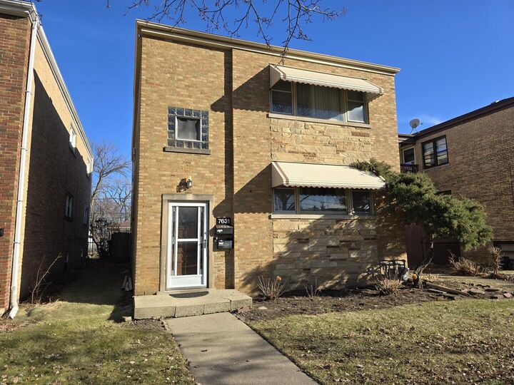 Property Photo:  7631 N Knox Avenue  IL 60076 