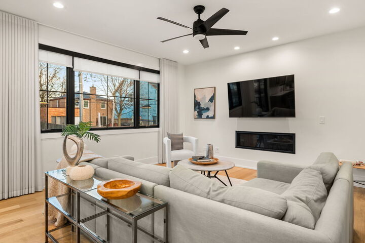 Property Photo:  835 S Ashland Avenue  IL 60525 