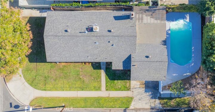 Property Photo:  19034 Wyandotte Avenue  CA 91335 