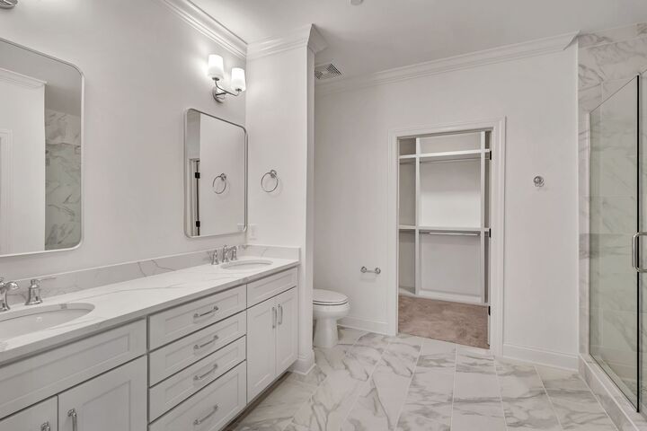 Property Photo:  2001 Gildridge Dr 201  TN 37221 