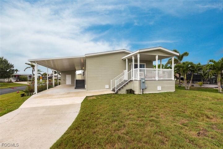 Property Photo:  4350 Deltona Drive  FL 33950 