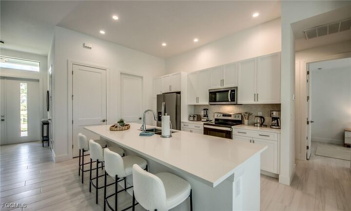 Property Photo:  326 SW 31st Terrace  FL 33914 