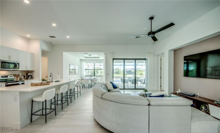 Property Photo:  326 SW 31st Terrace  FL 33914 