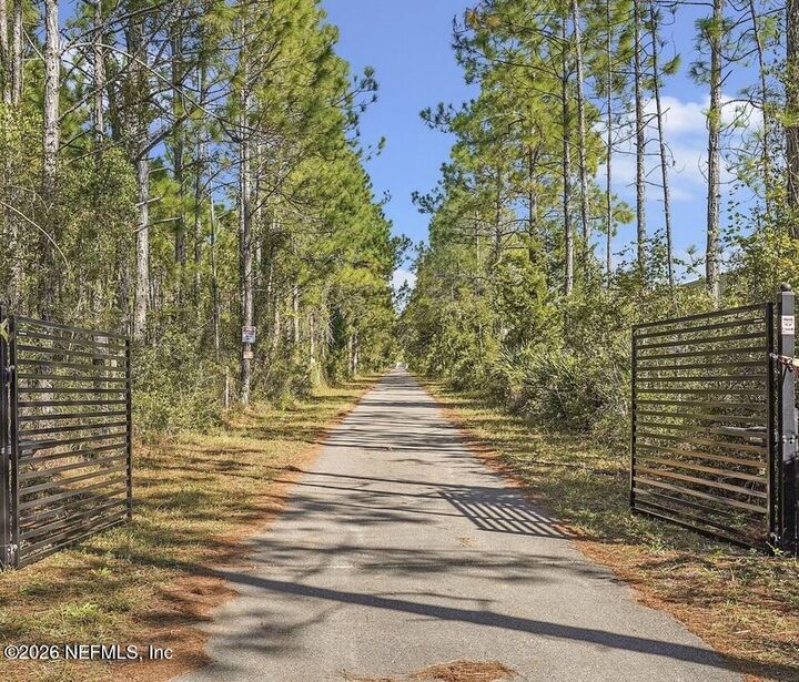 Property Photo: 11160 US Highway 1 N FL 32137