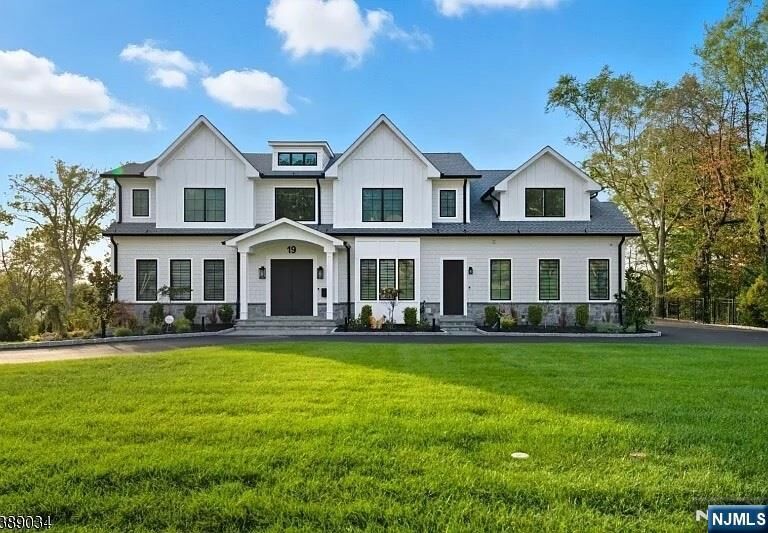 Property Photo:  19 Hearthstone Terrace  NJ 07039 