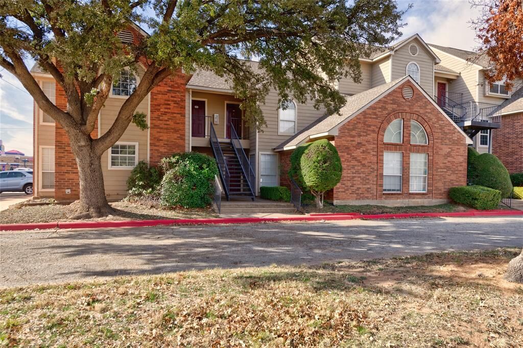 Property Photo: 1402 Westheimer Road 220 TX 79601
