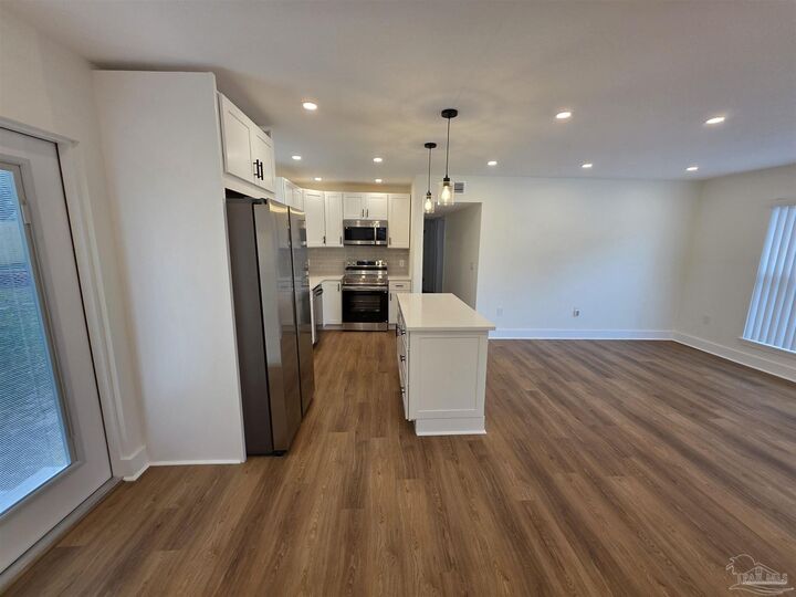 Property Photo:  207 Alton Rd  FL 32507 