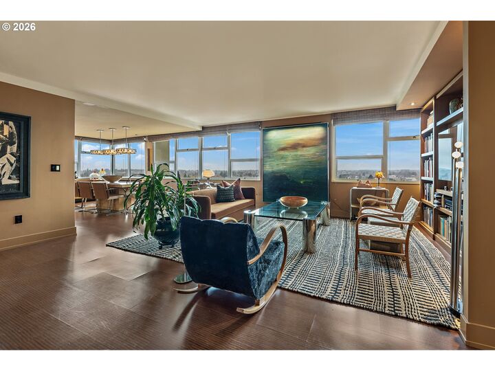 Property Photo: 1220 NE 17th Ave 17H OR 97232