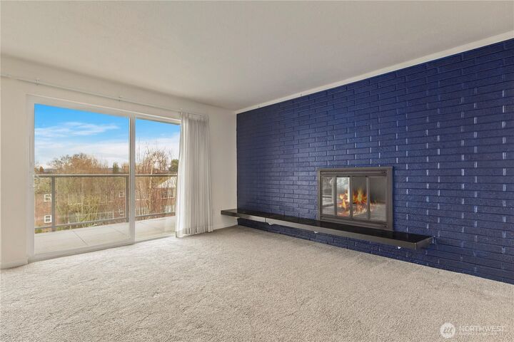 Property Photo:  2501  Canterbury Lane E 306  WA 98112 