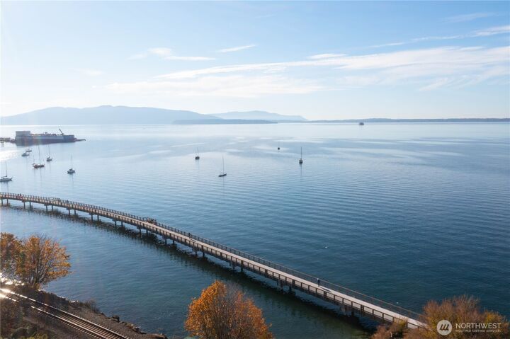 Property Photo:  1310  10th Street 408  WA 98225 