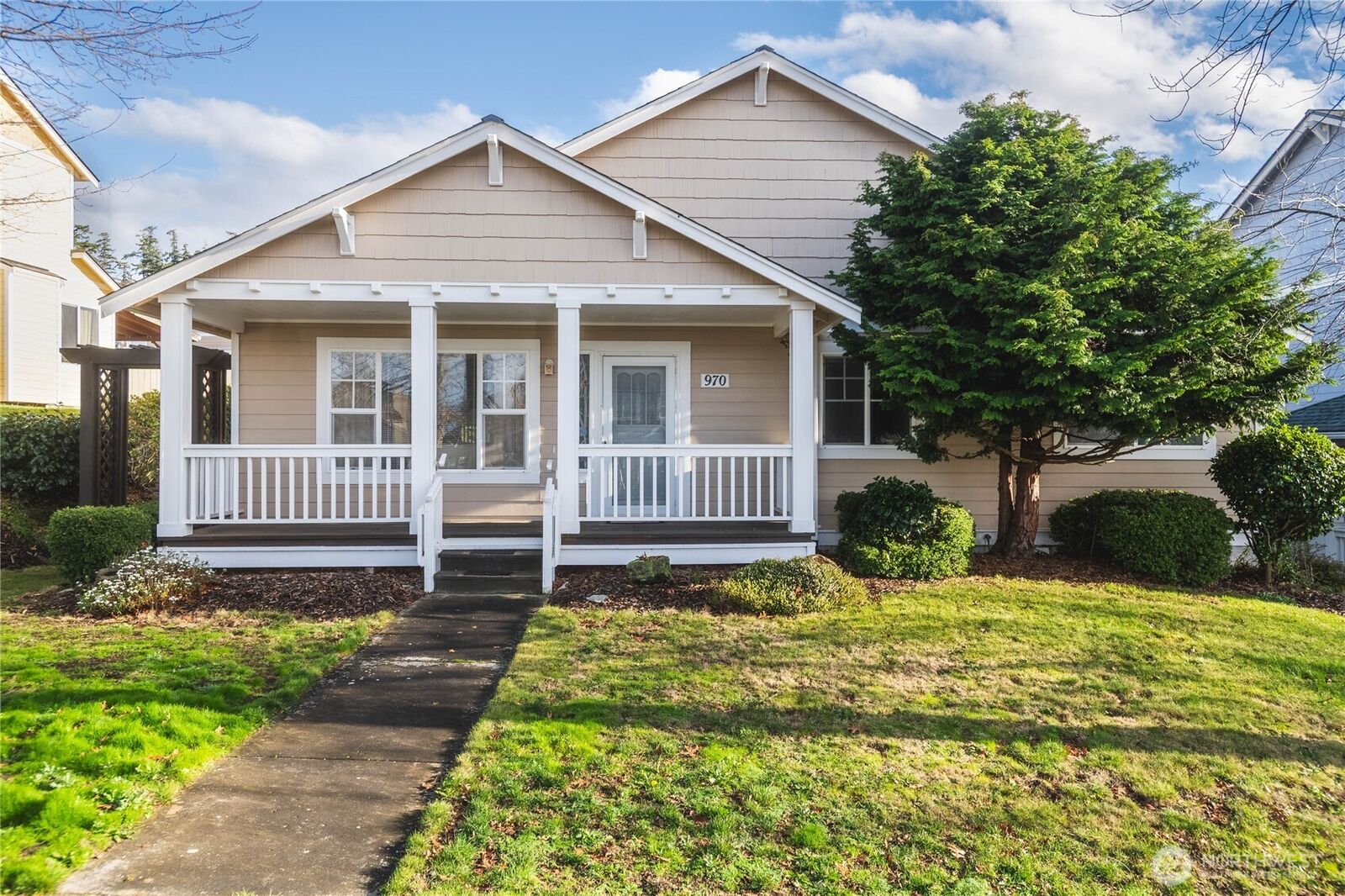 Property Photo:  970 SW Upland Court  WA 98277 