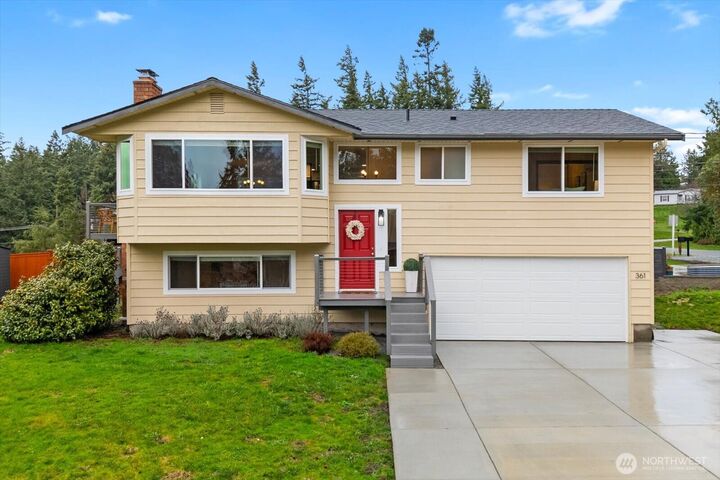 Property Photo:  361  Grandview Avenue  WA 98282 