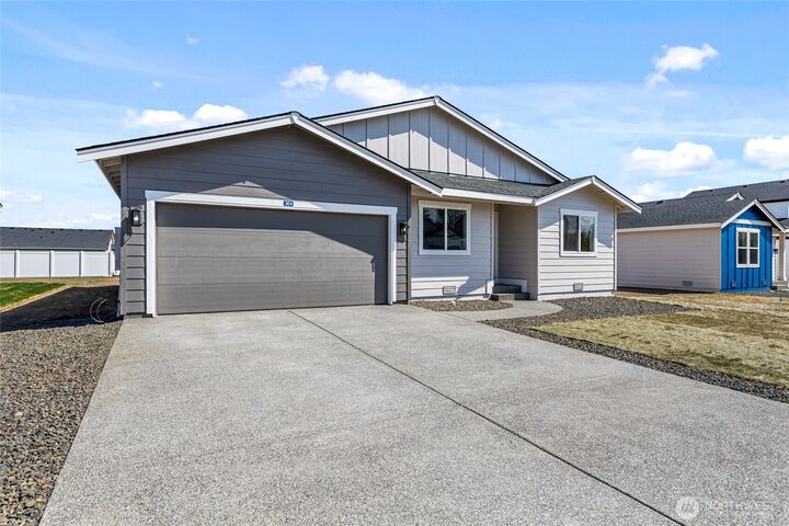 Property Photo:  433  Pear Drive  WA 98947 