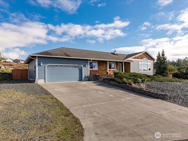 Property Photo:  670  El Prado Avenue  WA 98239 