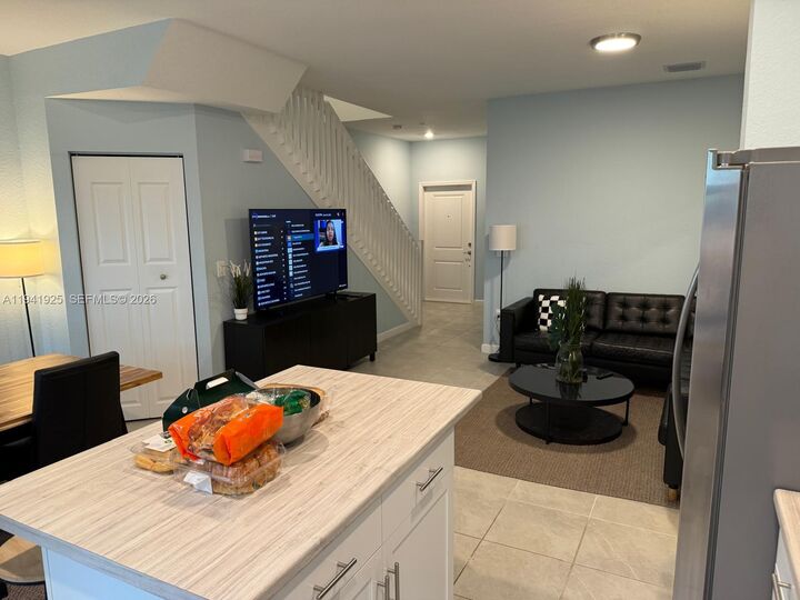 Property Photo:  887 NE 211th St  FL 33179 