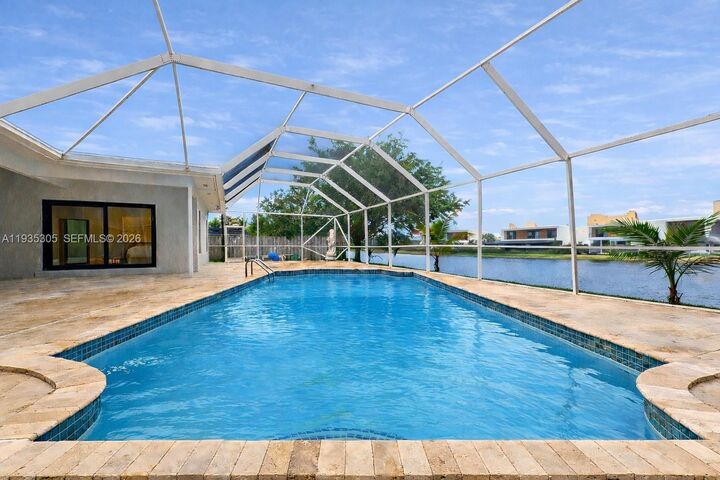 Property Photo:  16733 Golfview Dr  FL 33326 