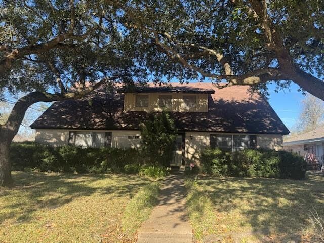Property Photo:  1948 W Kirby Ave  TX 77632 