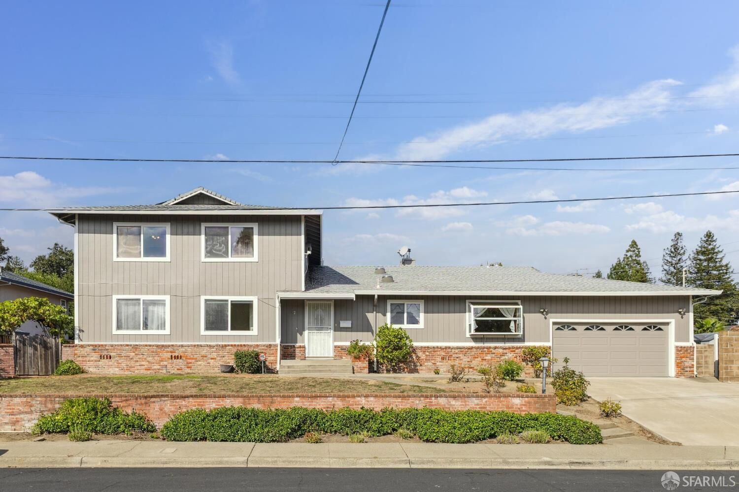 Property Photo:  2 Beaumont Court  CA 94549 