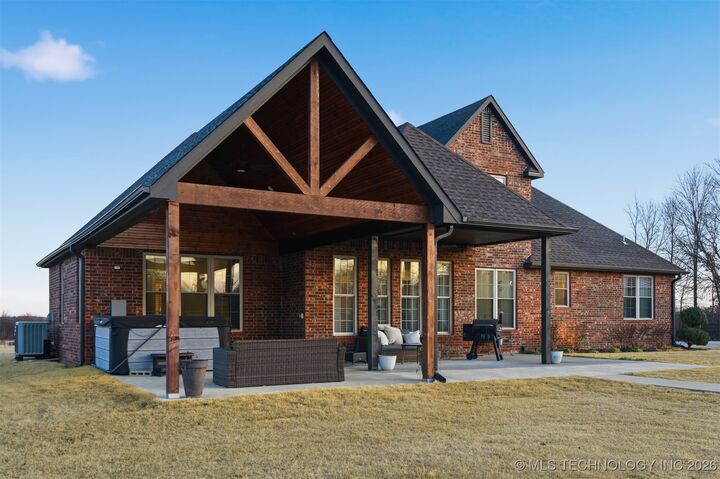 Property Photo:  12340 Will Sampson Road  OK 74447 