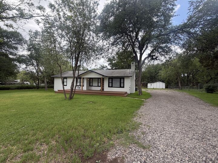 Property Photo:  8904 Chisholm Lane  TX 78748 