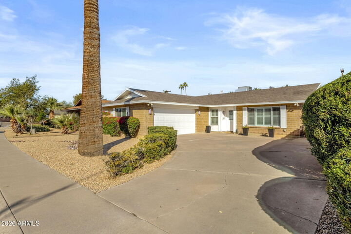 Property Photo: 8520 E Plaza Avenue AZ 85250