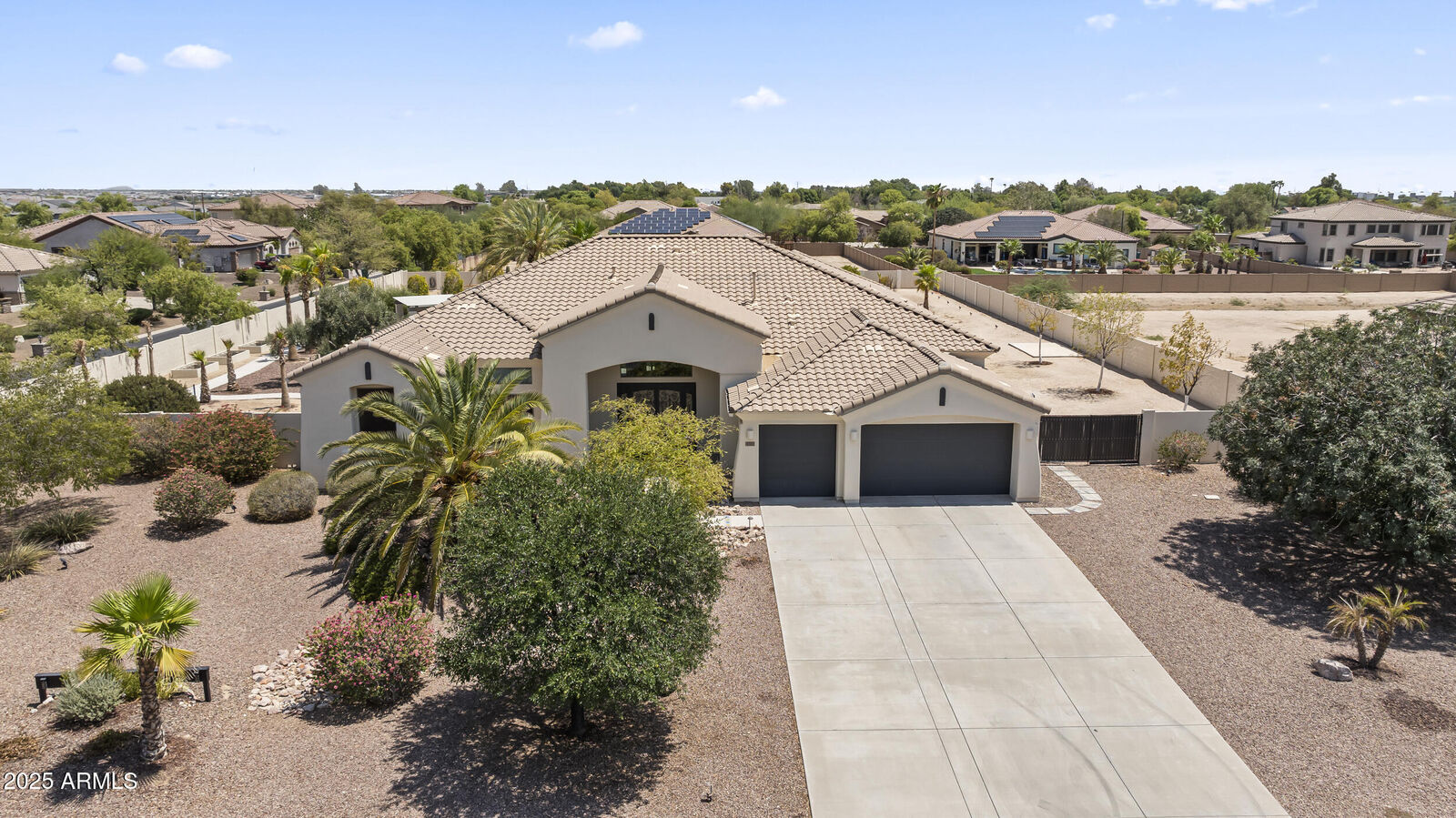 Property Photo:  10417 N 180th Drive  AZ 85355 