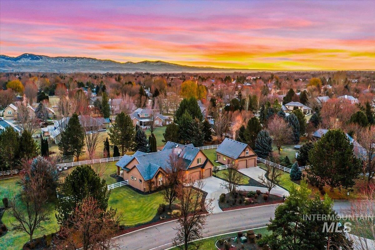 Property Photo: 570 N Cove Colony Way ID 83616