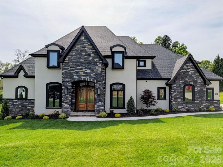 Property Photo: 110 Hunts Landing Drive NC 28117